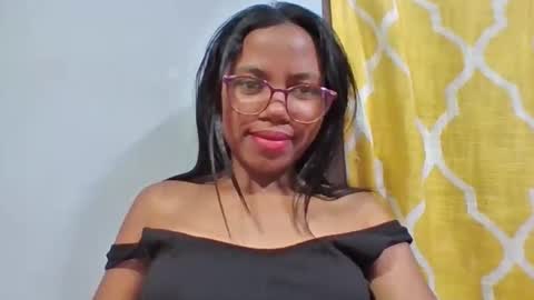 christinah262488 online show from May 11, 12:33 pm