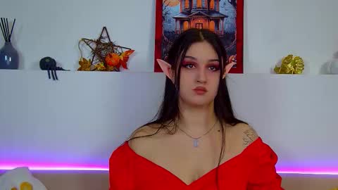 Christina online show from October 31, 6:31 pm