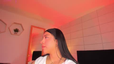 Christine  online show from January 16, 12:09 pm