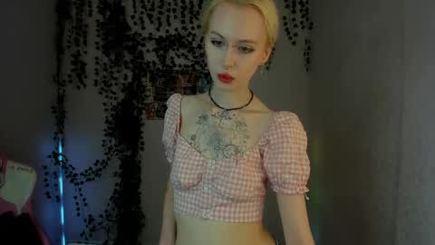 christine_jacksonn online show from February 28, 9:04 am