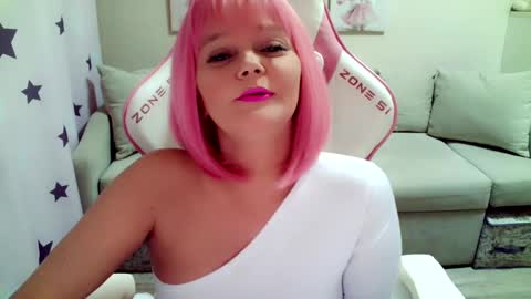 Christi online show from February 9, 10:09 am