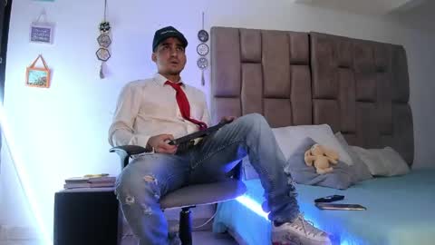 christopher online show from May 13, 9:22 pm