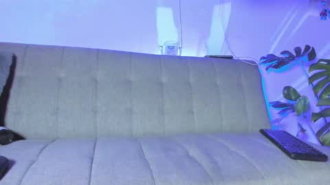 Christopher online show from December 13, 3:49 am