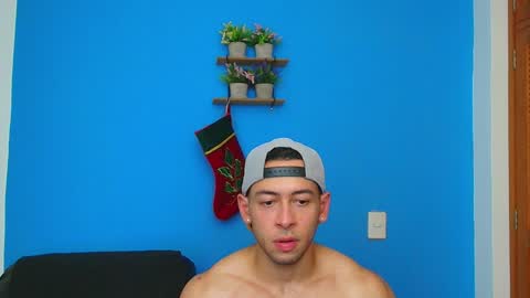 Snapshot of christopher_w chatting on December 8, 11:40 pm Christopher online show from December 8, 11:40 pm