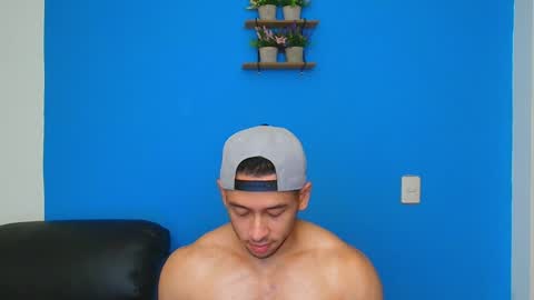 Snapshot of christopher_w chatting on January 21, 12:25 am Christopher online show from January 21, 12:25 am