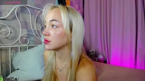 Snapshot of christy_little chatting on September 24, 11:41 pm hristy3 online show from September 24, 11:41 pm