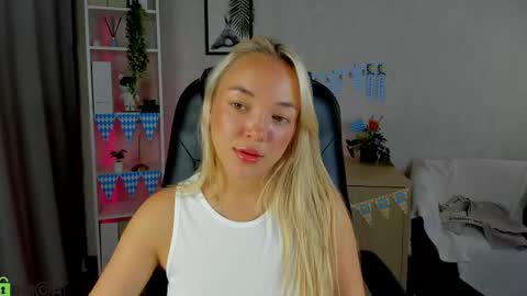 Snapshot of christy_little chatting on September 29, 11:53 pm hristy3 online show from September 29, 11:53 pm