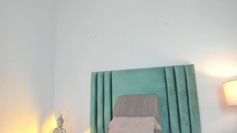 Snapshot of christy_seaa chatting on December 12, 6:31 pm Christy online show from December 12, 6:31 pm