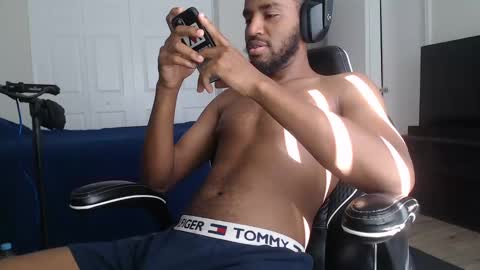 Snapshot of chrisvacherx chatting on September 27, 5:18 pm ChrisVacherx online show from September 27, 5:18 pm