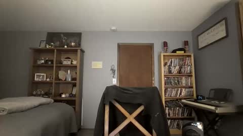 Chris online show from February 22, 2:45 am