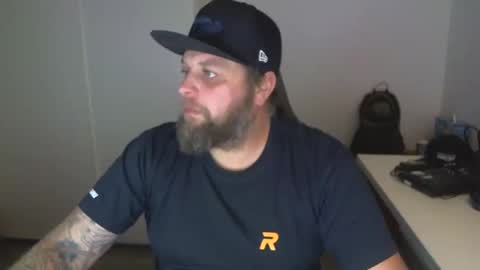 Snapshot of chrizz80 chatting on December 7, 9:55 pm Chrizz online show from December 7, 9:55 pm