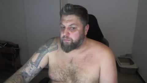 Snapshot of chrizz80 chatting on January 12, 1:42 am Chrizz online show from January 12, 1:42 am