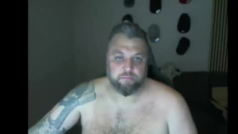 Snapshot of chrizz80 chatting on December 19, 9:22 pm Chrizz online show from December 19, 9:22 pm