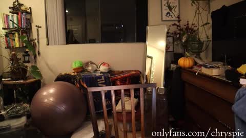 Snapshot of chrysanthulu chatting on February 1, 6:56 am Chrys online show from February 1, 6:56 am