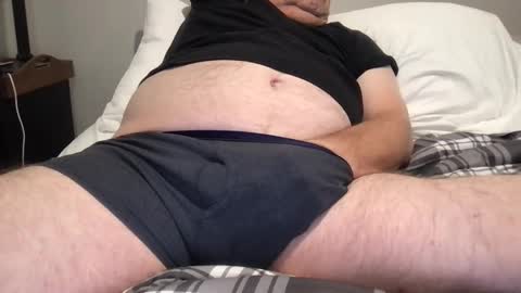 Snapshot of chubbeebear chatting on December 4, 2:53 am lOOking4me online show from December 4, 2:53 am
