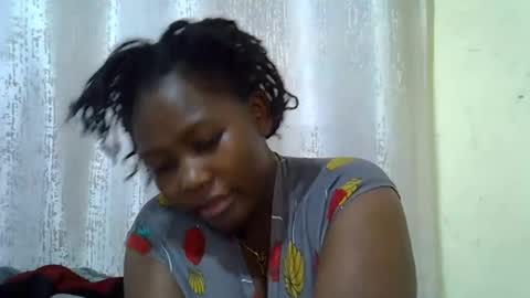 DivaDee online show from April 21, 1:06 pm