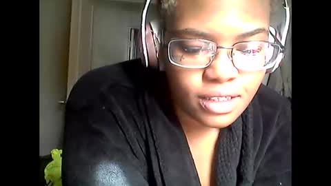 Mommy milf online show from April 26, 8:28 pm