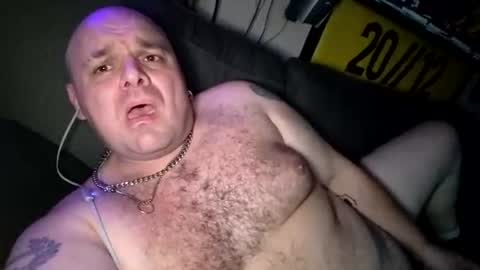 Snapshot of chubbyman44 chatting on June 10, 2:45 am chubbyman44 online show from June 10, 2:45 am