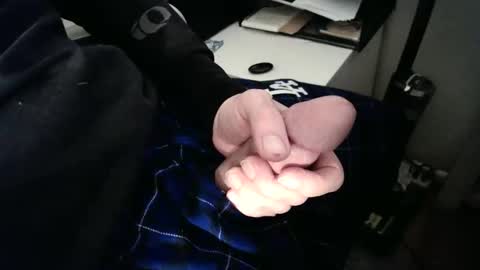 Snapshot of chusho chatting on February 14, 4:42 am Im so cute online show from February 14, 4:42 am