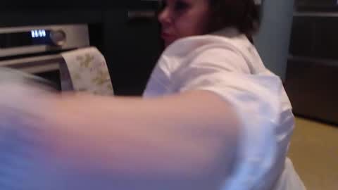 Snapshot of chwerry_b0 chatting on February 14, 10:58 pm Jessica online show from February 14, 10:58 pm