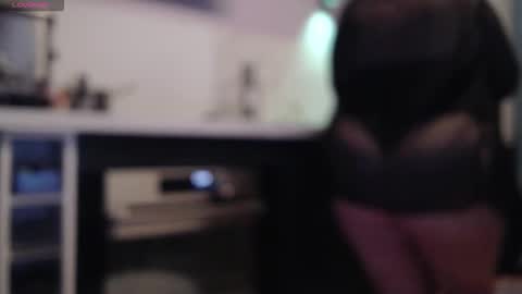 Snapshot of chwerry_b0 chatting on November 3, 12:24 am Jessica online show from November 3, 12:24 am