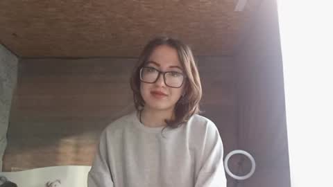 Snapshot of cicelyphaup chatting on May 28, 11:40 am Olivia online show from May 28, 11:40 am