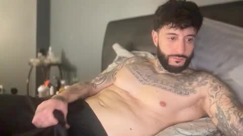 Snapshot of cicigetthe85 chatting on March 3, 10:59 pm cicigetthe85 online show from March 3, 10:59 pm