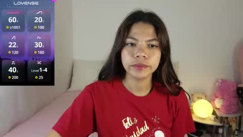 Snapshot of cielo_18d chatting on December 8, 5:39 am Mia online show from December 8, 5:39 am