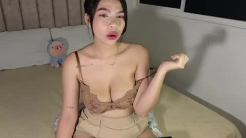 Mia online show from June 26, 5:23 am