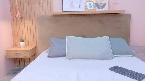 Snapshot of cielo_rivera chatting on April 6, 1:12 pm cielo rivera online show from April 6, 1:12 pm