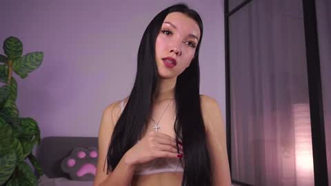   L  online show from November 3, 4:25 am