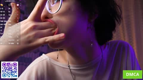   L  online show from February 15, 7:54 pm