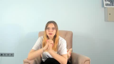 Tisha online show from April 21, 7:36 am