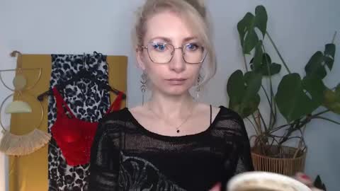 Cinderella online show from April 13, 5:24 am