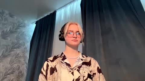 Snapshot of cindiwittner chatting on November 14, 5:33 pm Cindi online show from November 14, 5:33 pm