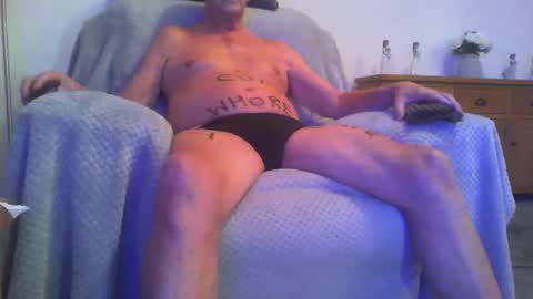 Snapshot of cineman22 chatting on November 15, 9:21 pm Cineman22 online show from November 15, 9:21 pm