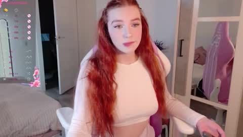 Snapshot of cinnabongirls chatting on October 6, 4:10 am Maddy online show from October 6, 4:10 am