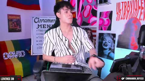 David     Independent Model online show from December 6, 4:03 am