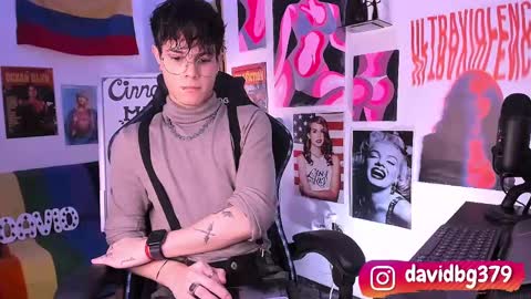 David     Independent Model online show from March 9, 1:56 am