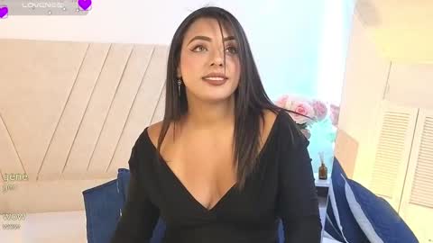 Snapshot of cinthia_cf chatting on October 10, 4:50 pm cinthia_cf online show from October 10, 4:50 pm