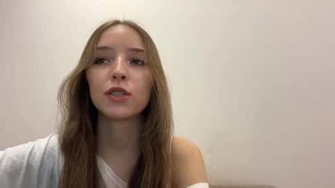 Aurora online show from April 18, 2:10 pm