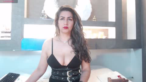 Cinthya  online show from January 22, 12:38 pm