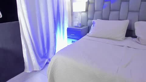 CintiaCollins  online show from December 5, 3:15 am