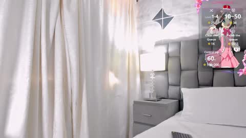 CintiaCollins  online show from December 14, 8:40 pm