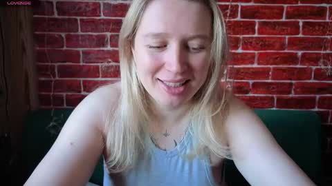 Snapshot of citrusblissss chatting on May 19, 2:29 am citrusblissss online show from May 19, 2:29 am