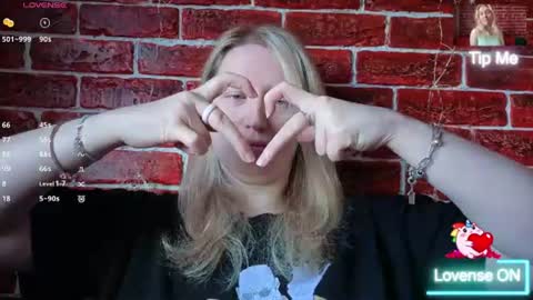 citrusblissss online show from July 12, 1:40 am
