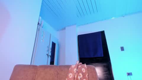 Snapshot of cj_davis1 chatting on July 4, 4:29 am cj_davis1 online show from July 4, 4:29 am