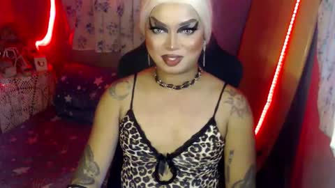 QUEEN CESS online show from April 27, 9:35 pm