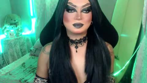 Snapshot of cj_parker69 chatting on June 20, 3:04 pm QUEEN CESS online show from June 20, 3:04 pm