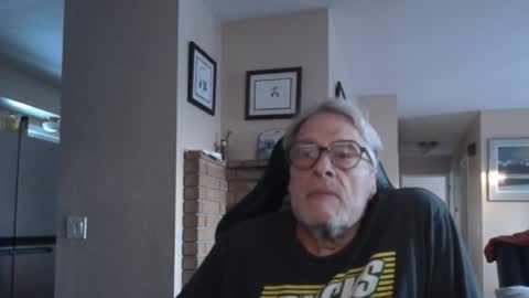 Snapshot of cjscout chatting on November 10, 12:42 am cjscout online show from November 10, 12:42 am